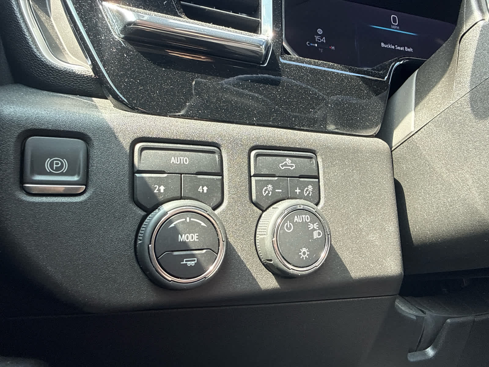 2024 Chevrolet Silverado 1500 4WD Crew Cab Short Bed LT with 2FL