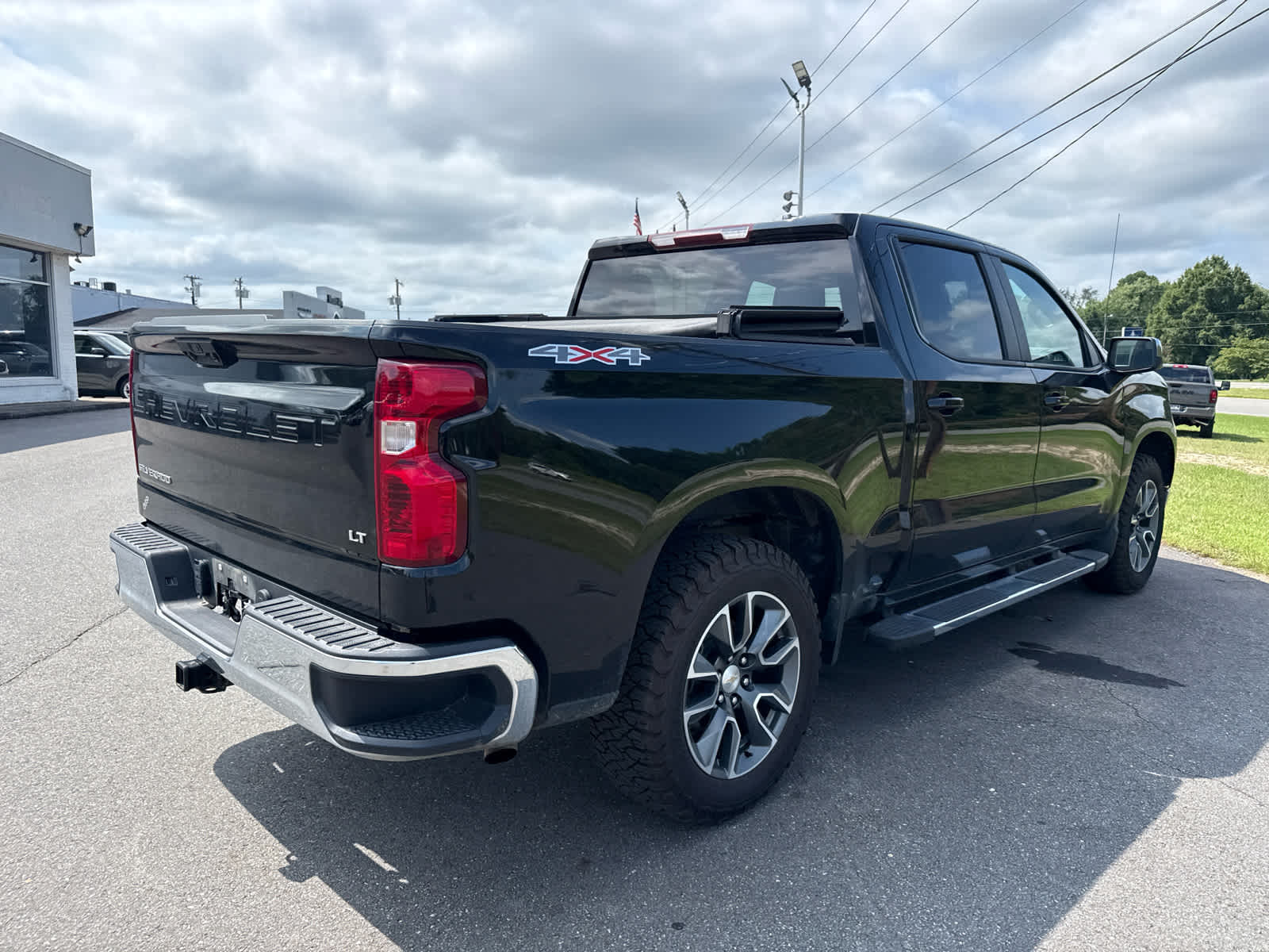 2024 Chevrolet Silverado 1500 4WD Crew Cab Short Bed LT with 2FL
