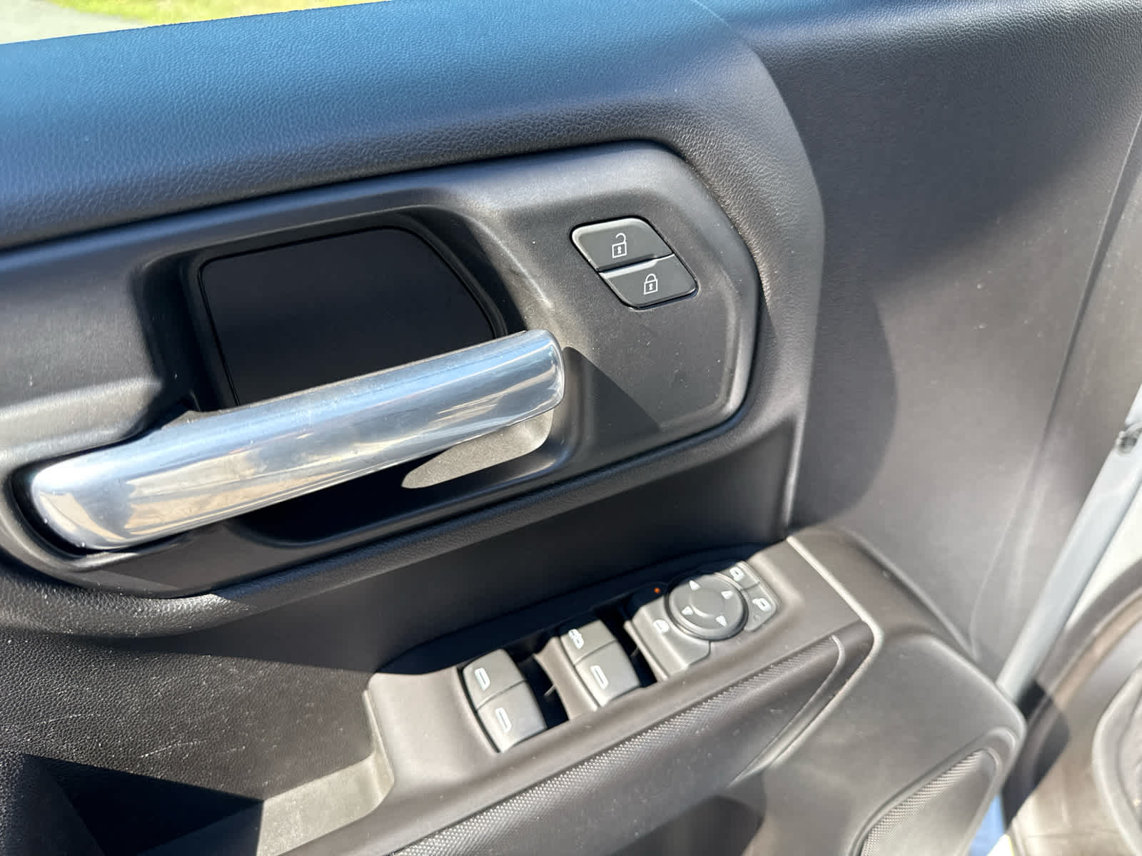 2021 Chevrolet Silverado 1500 4WD Crew Cab Short Bed Custom