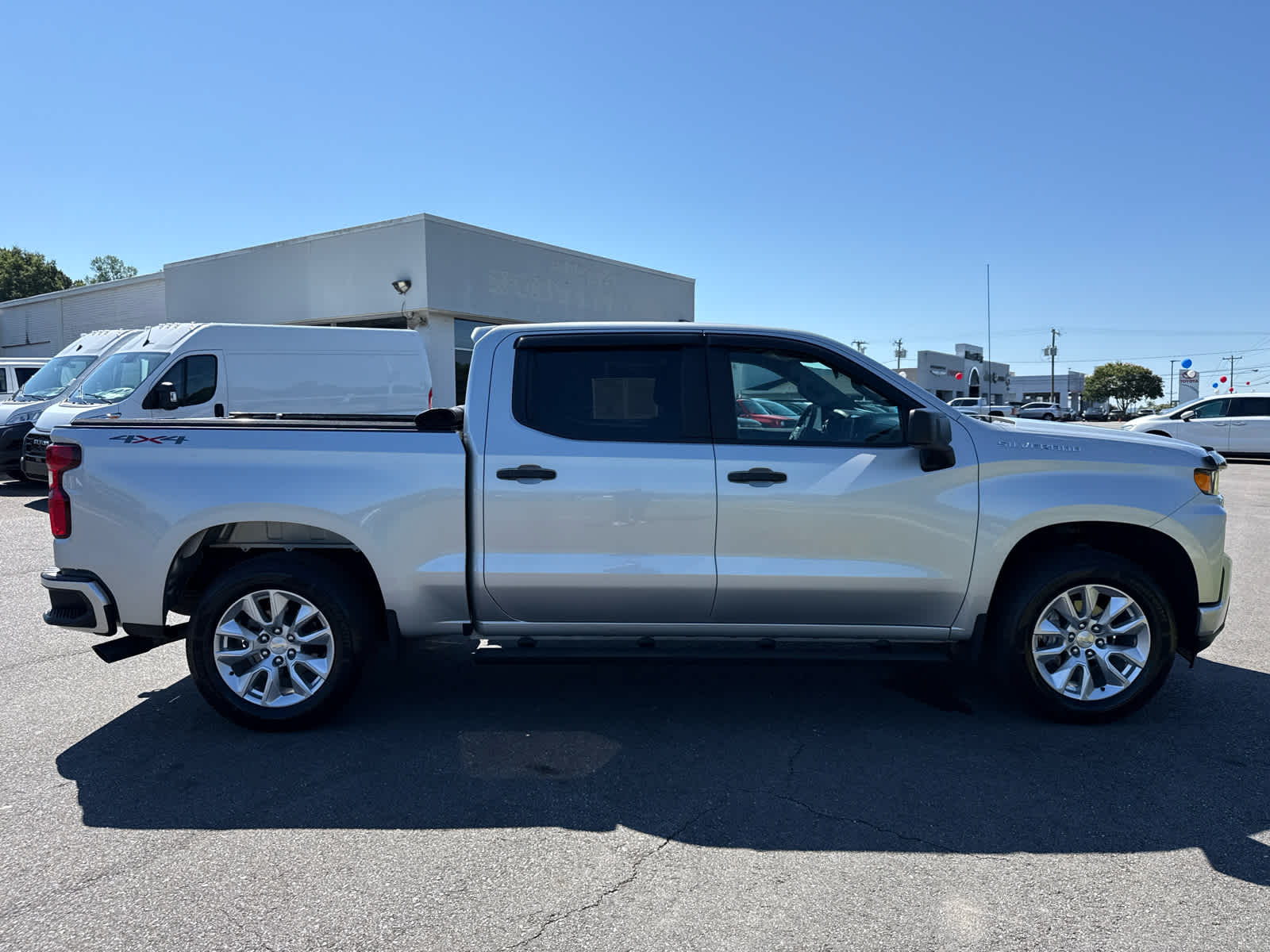 2021 Chevrolet Silverado 1500 4WD Crew Cab Short Bed Custom