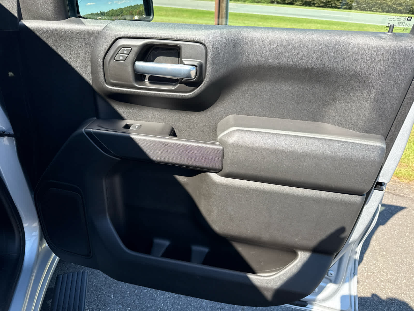 2021 Chevrolet Silverado 1500 4WD Crew Cab Short Bed Custom