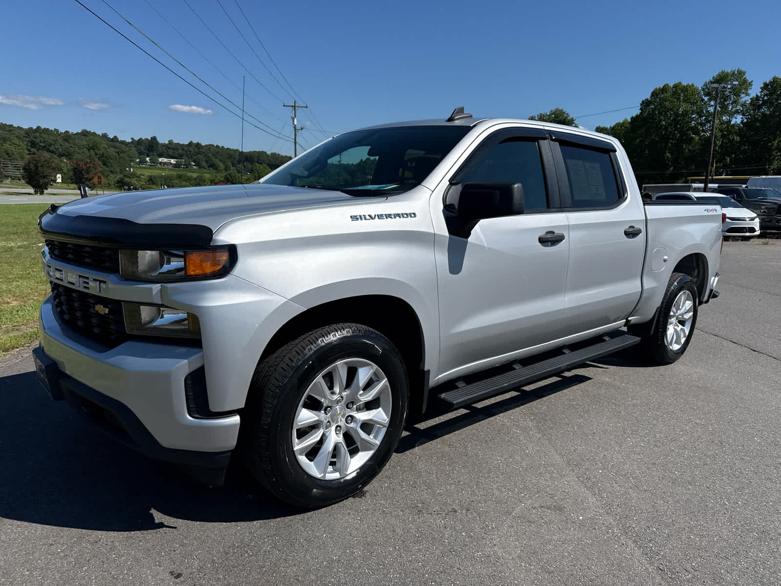 2021 Chevrolet Silverado 1500 4WD Crew Cab Short Bed Custom