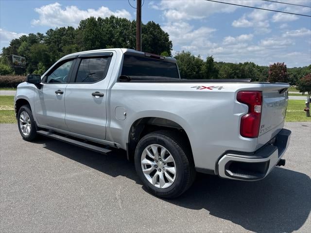2021 Chevrolet Silverado 1500 4WD Crew Cab Short Bed Custom