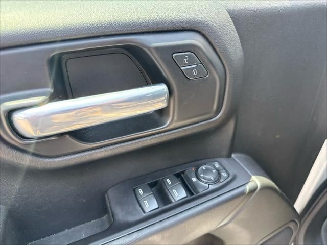 2021 Chevrolet Silverado 1500 4WD Crew Cab Short Bed Custom