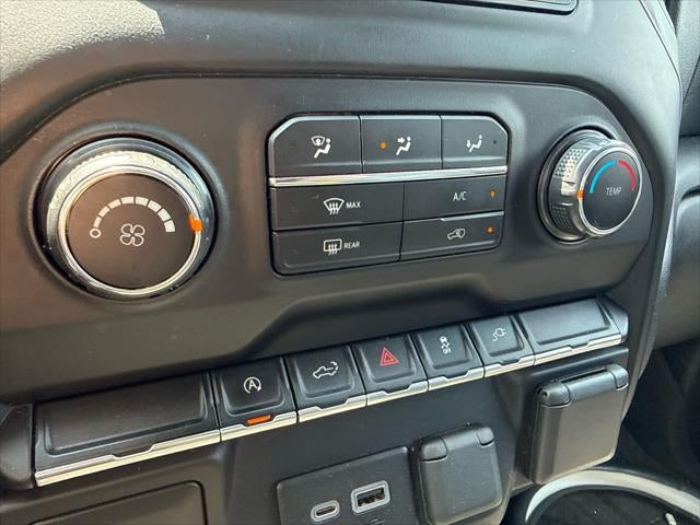 2021 Chevrolet Silverado 1500 4WD Crew Cab Short Bed Custom