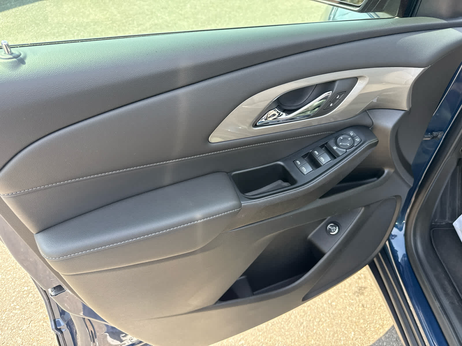 2023 Chevrolet Traverse AWD LT Cloth