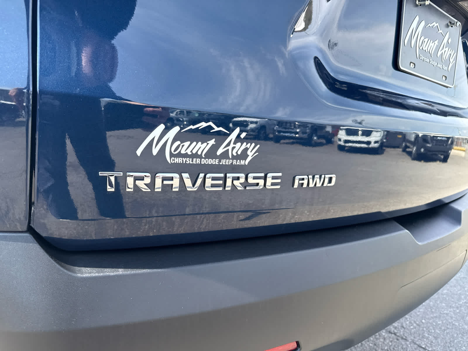 2023 Chevrolet Traverse AWD LT Cloth