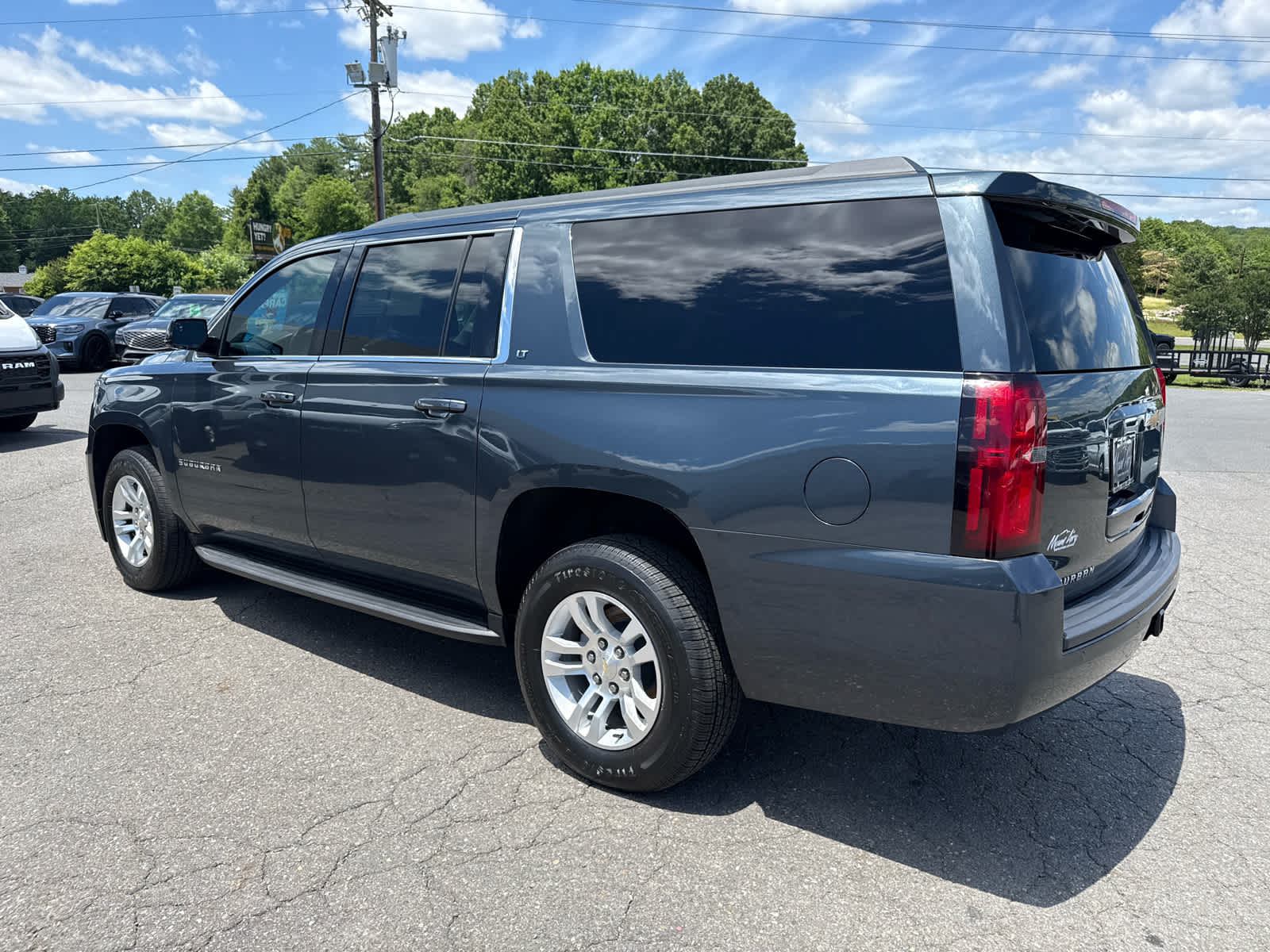 2019 Chevrolet Suburban LT