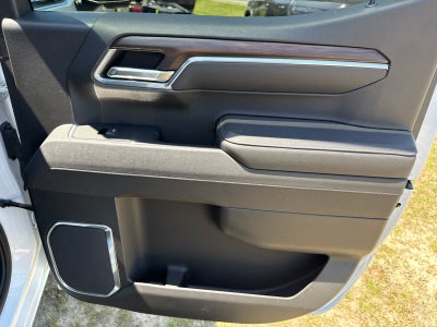2025 GMC Sierra 1500 2WD Crew Cab Short Box SLT