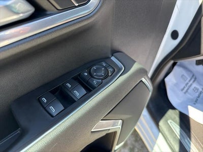 2025 GMC Sierra 1500 2WD Crew Cab Short Box SLT