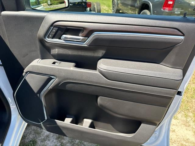 2025 GMC Sierra 1500 2WD Crew Cab Short Box SLT