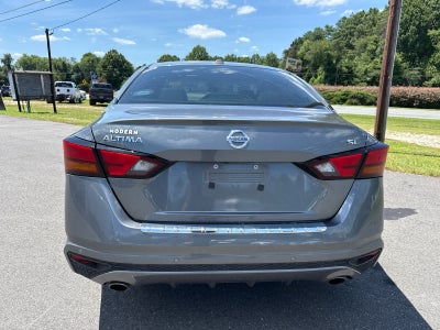 2022 Nissan Altima SL FWD