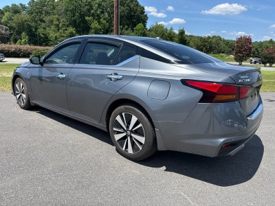 2022 Nissan Altima SL FWD