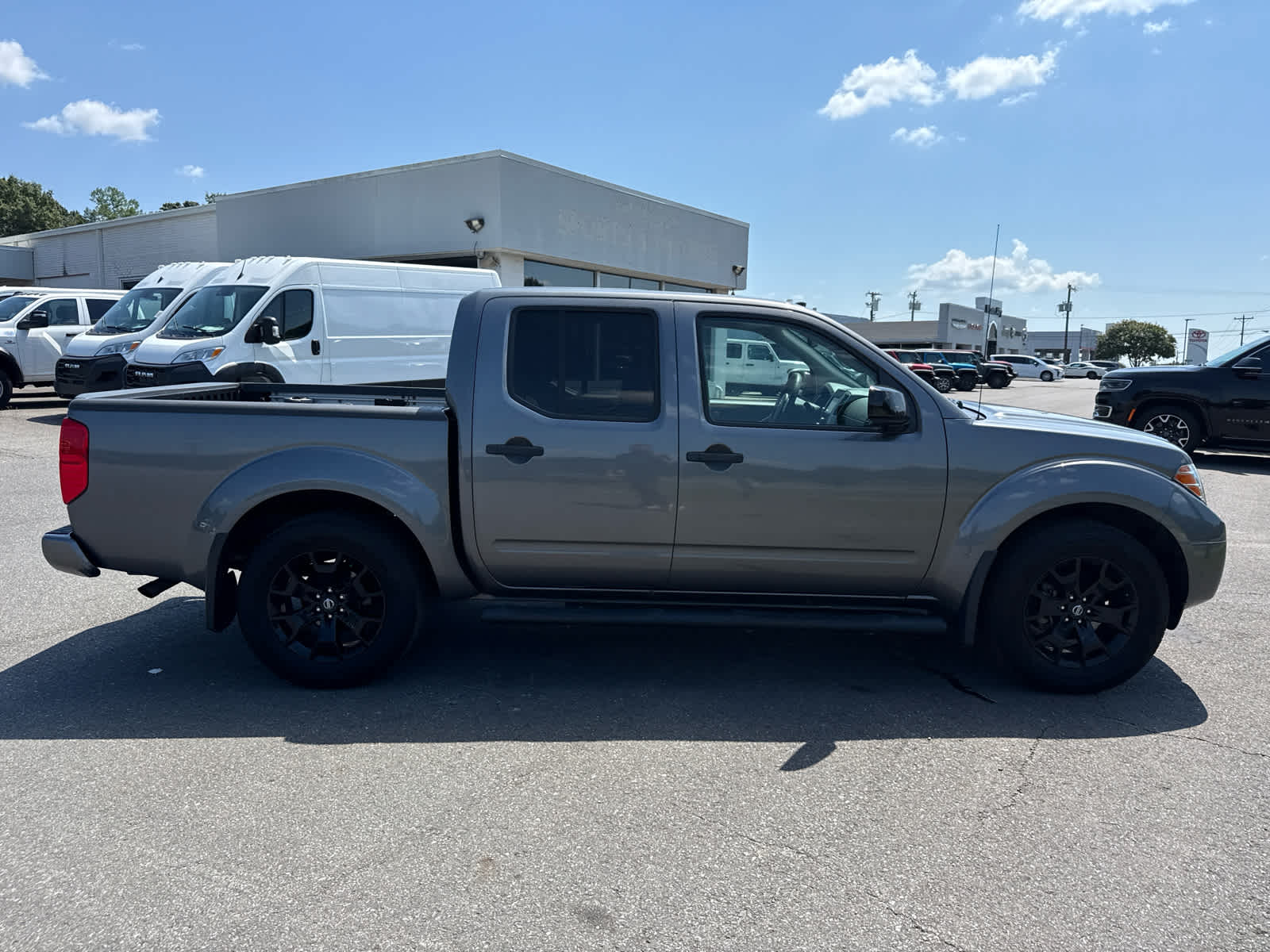 2020 Nissan Frontier Crew Cab SV 4x2