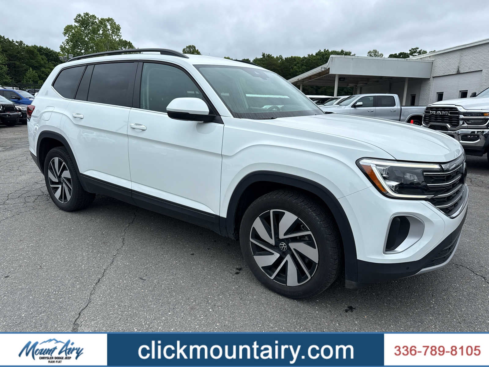 2025 Volkswagen Atlas 2.0T SE w/Technology