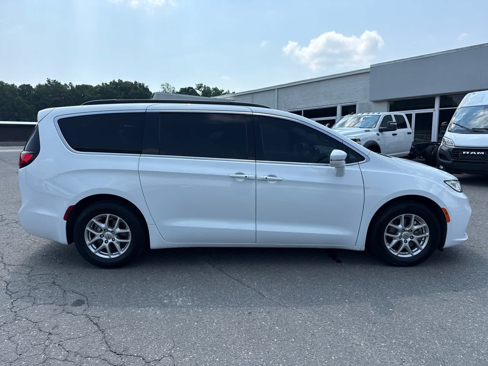 2022 Chrysler Pacifica Touring L