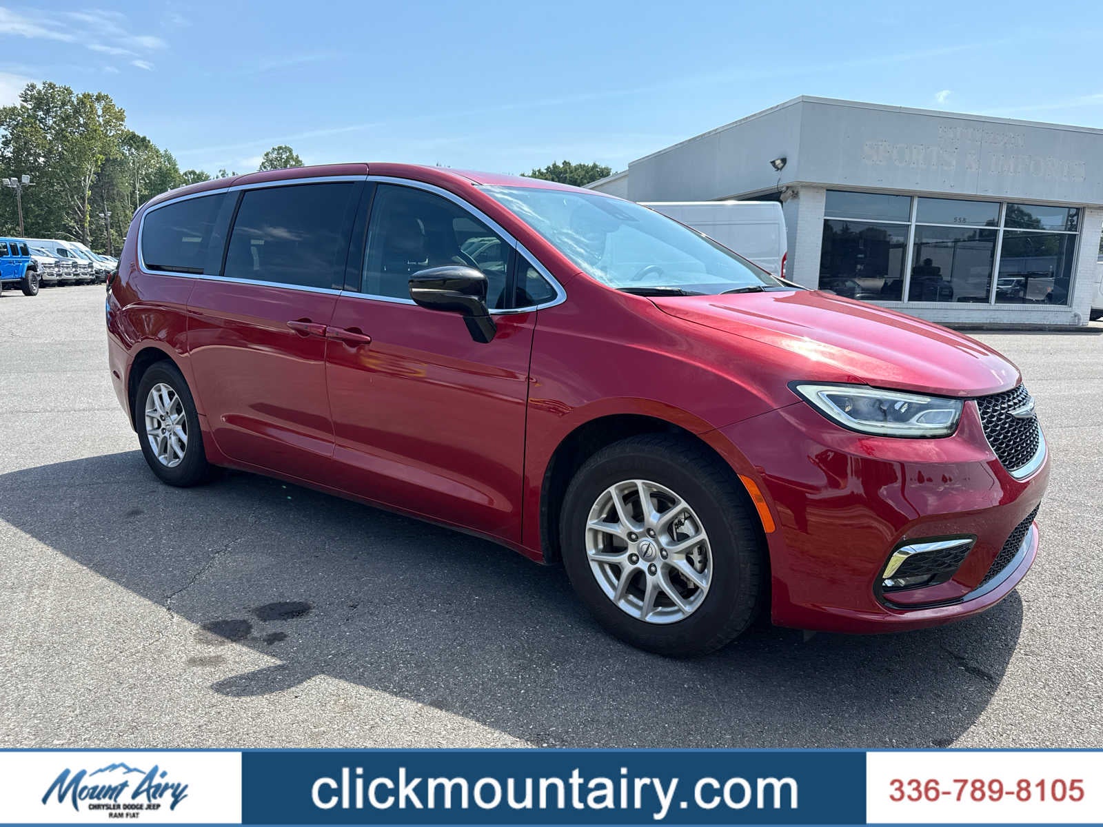 2025 Chrysler Pacifica Select