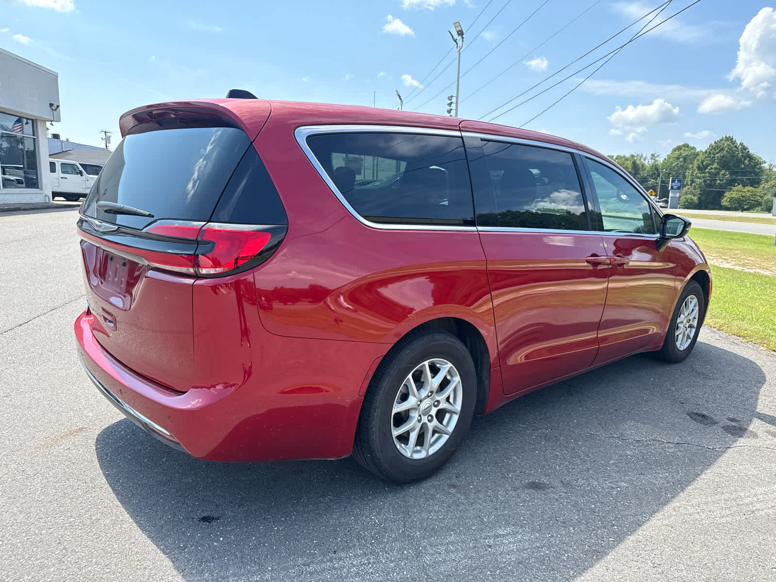 2025 Chrysler Pacifica Select