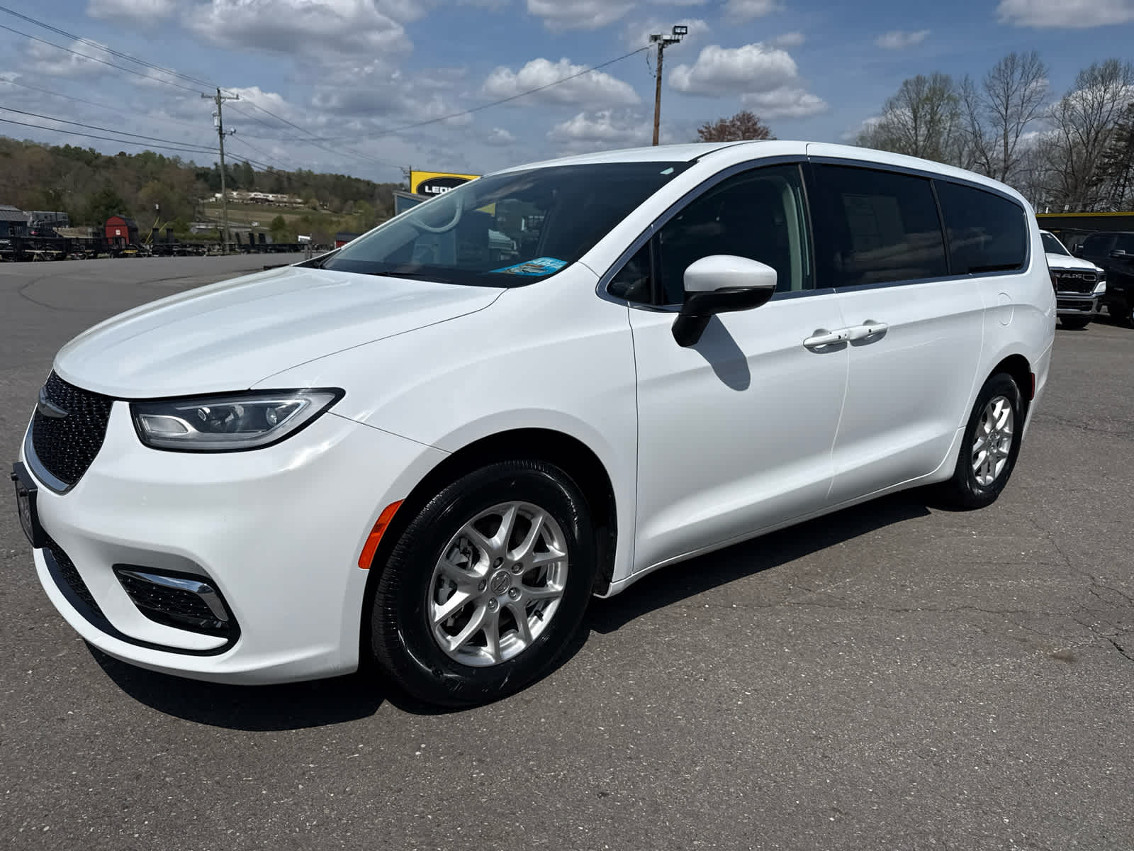 2023 Chrysler Pacifica Touring L