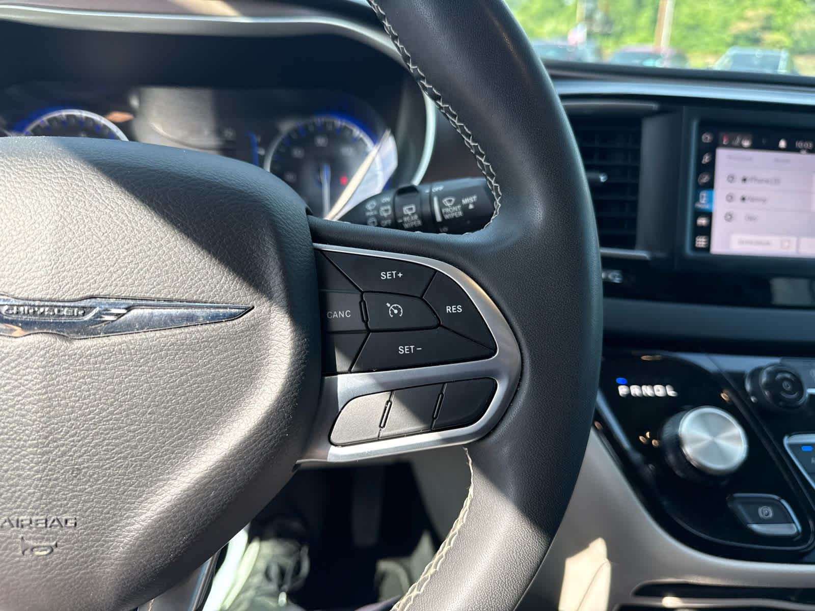 2023 Chrysler Voyager LX