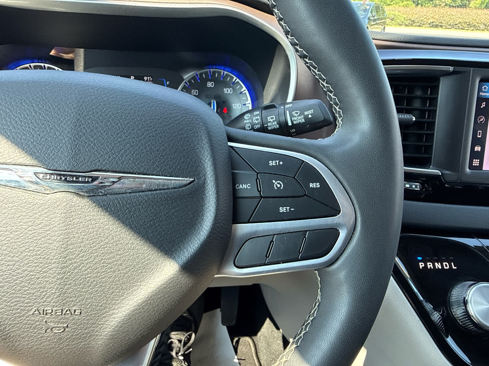 2023 Chrysler Voyager LX