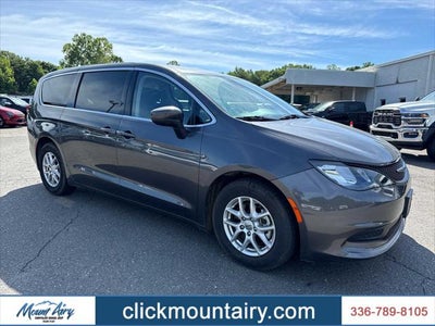 2023 Chrysler Voyager LX