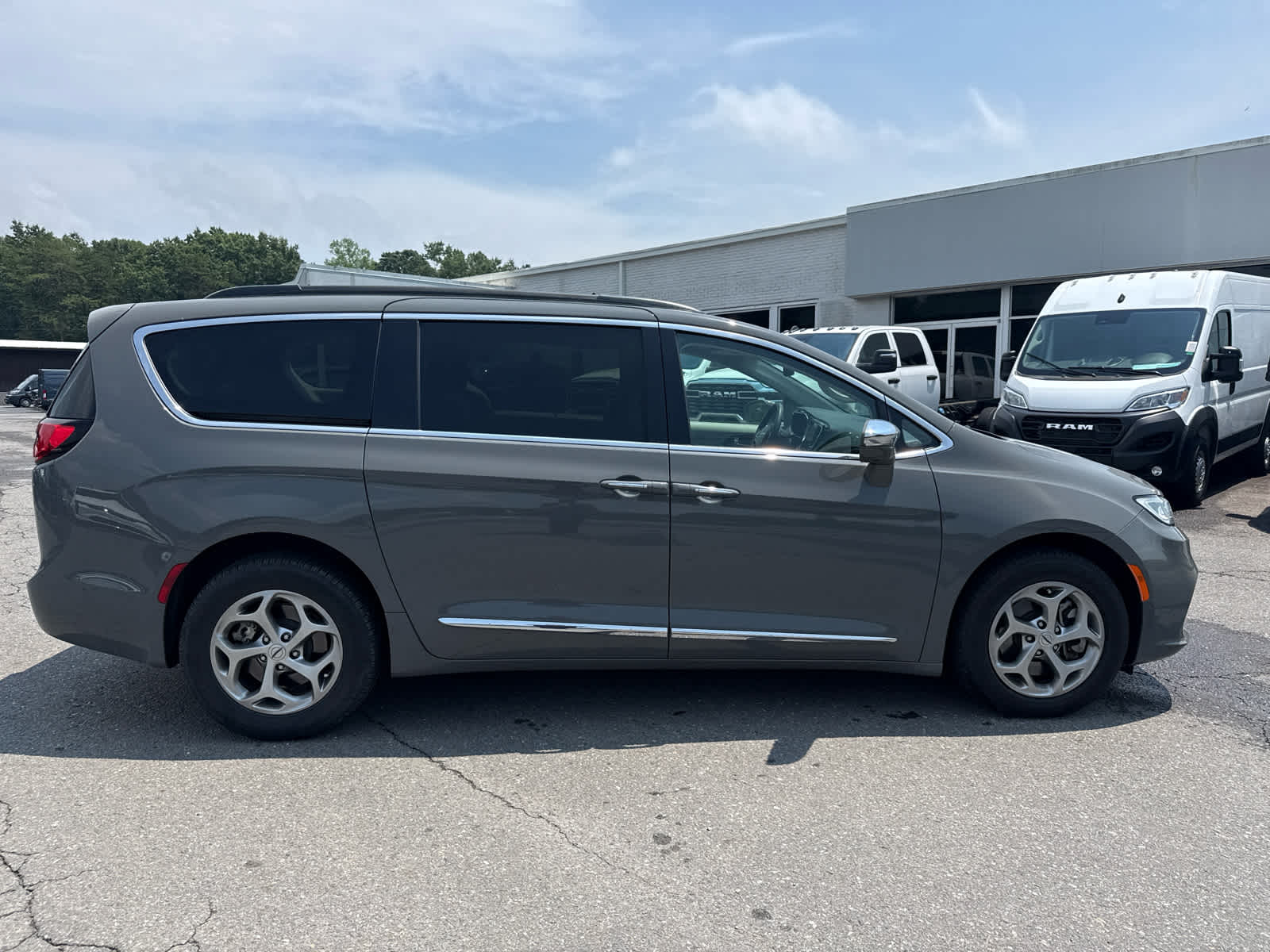 2022 Chrysler Pacifica Limited AWD