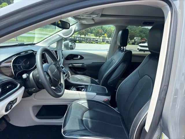 2022 Chrysler Pacifica Limited AWD