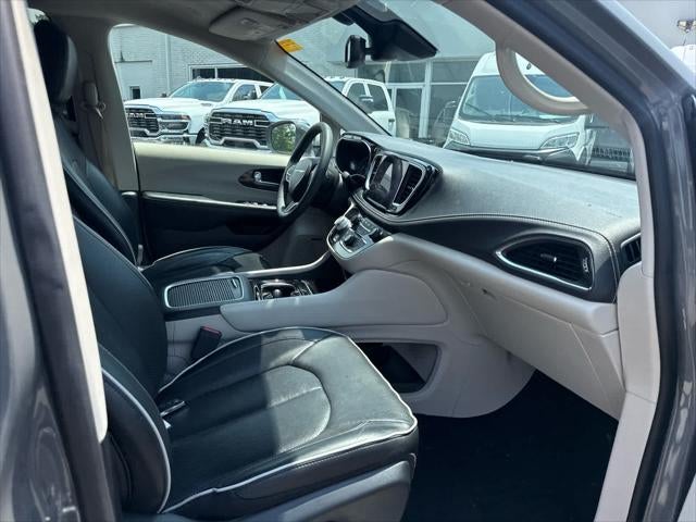 2022 Chrysler Pacifica Limited AWD
