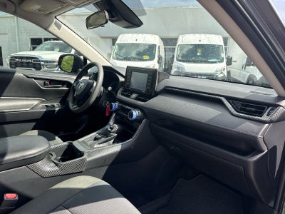2022 Toyota RAV4 LE