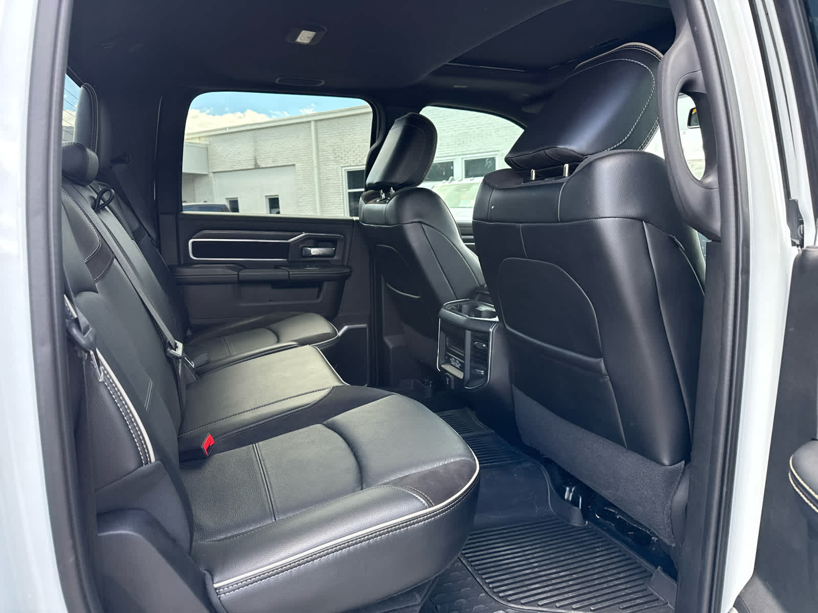 2024 RAM 3500 Laramie Crew Cab 4x4 6'4' Box