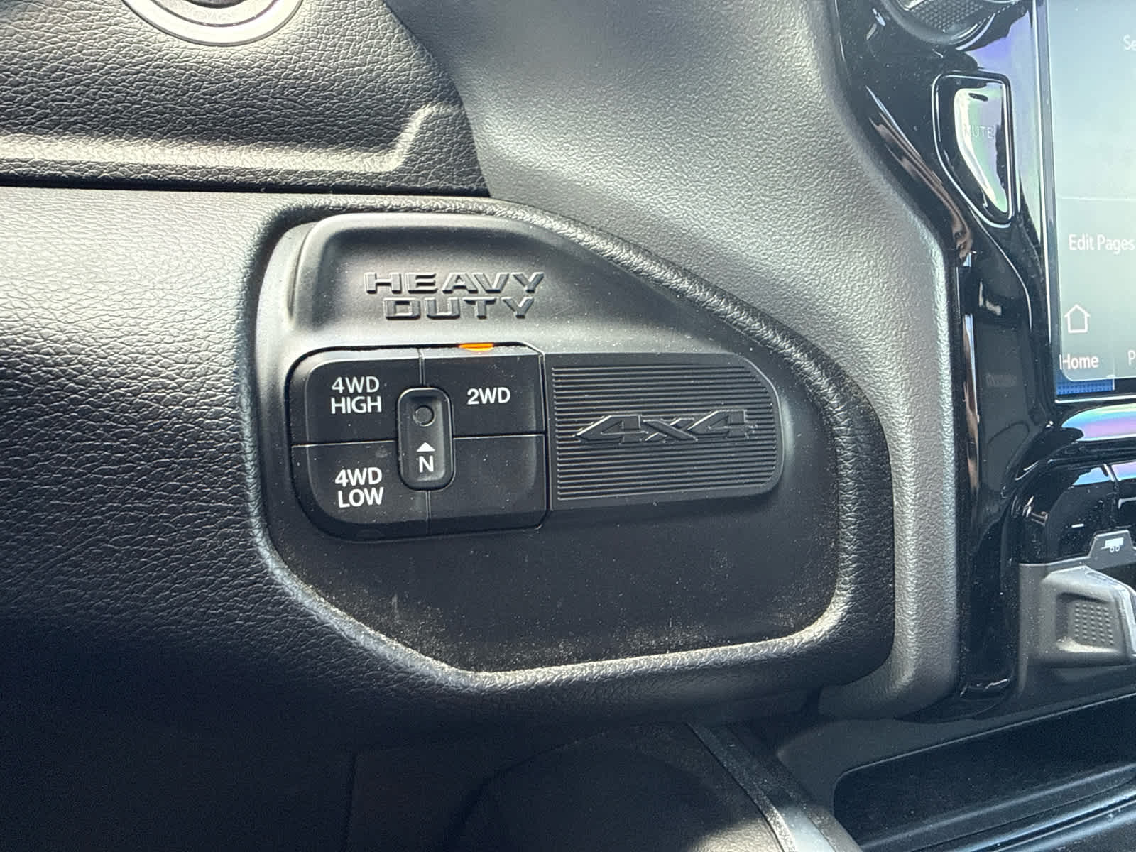 2024 RAM 3500 Laramie Crew Cab 4x4 6'4' Box
