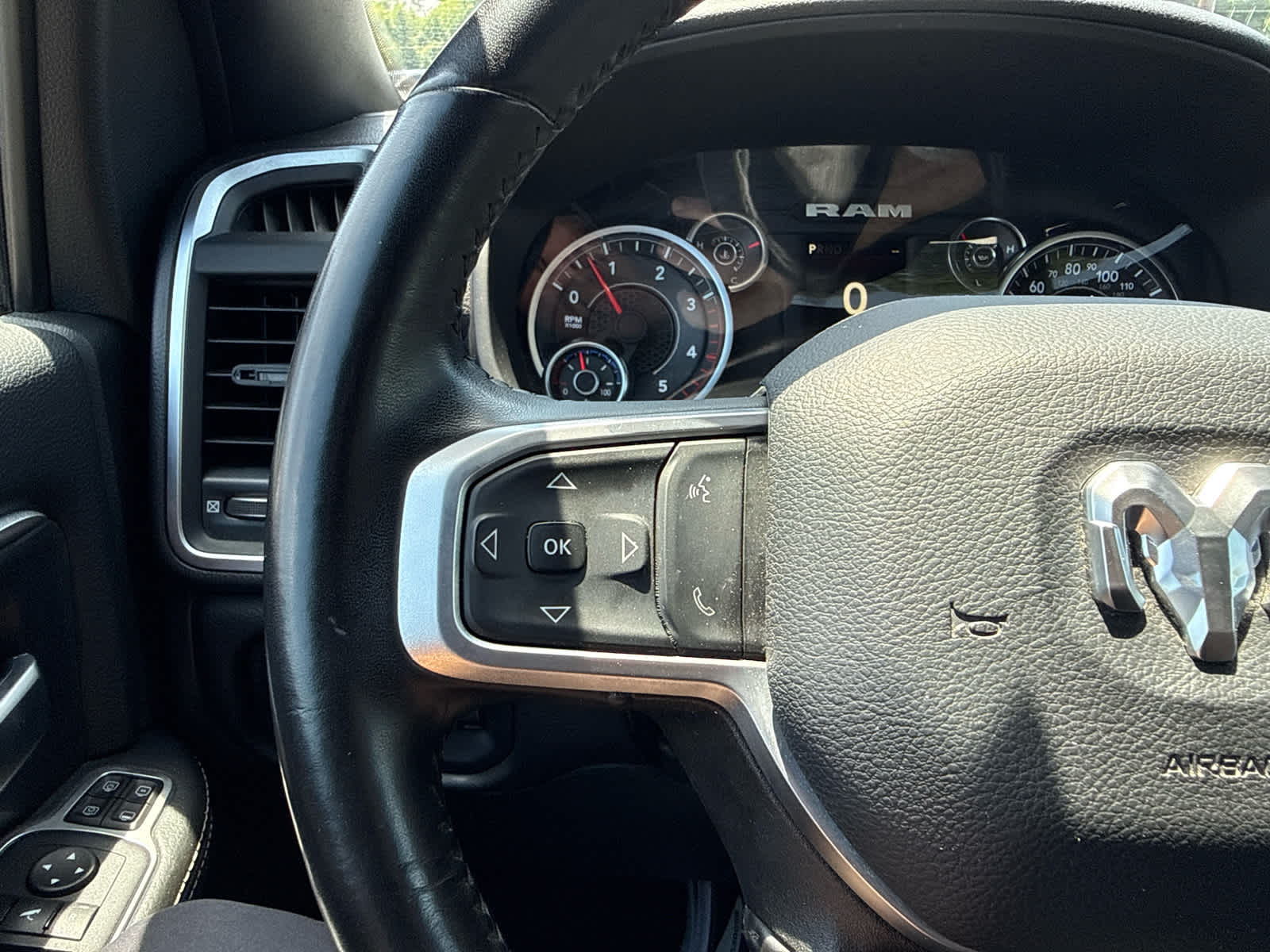2024 RAM 3500 Big Horn Crew Cab 4x4 8' Box