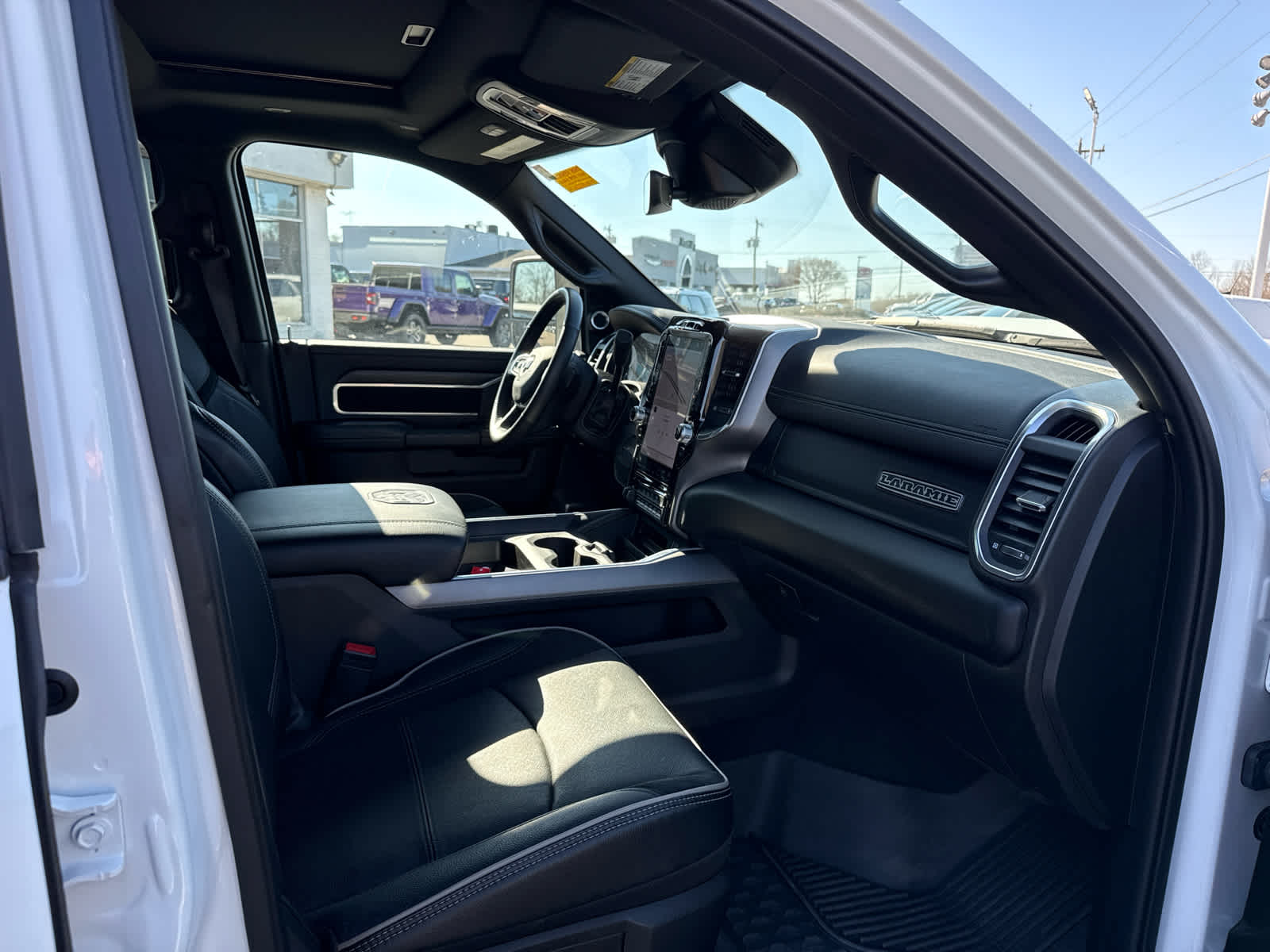 2024 RAM 3500 Laramie Crew Cab 4x4 8' Box