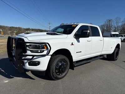 2024 RAM 3500 Laramie Crew Cab 4x4 8' Box