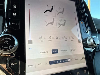 2024 RAM 3500 Laramie Crew Cab 4x4 8' Box