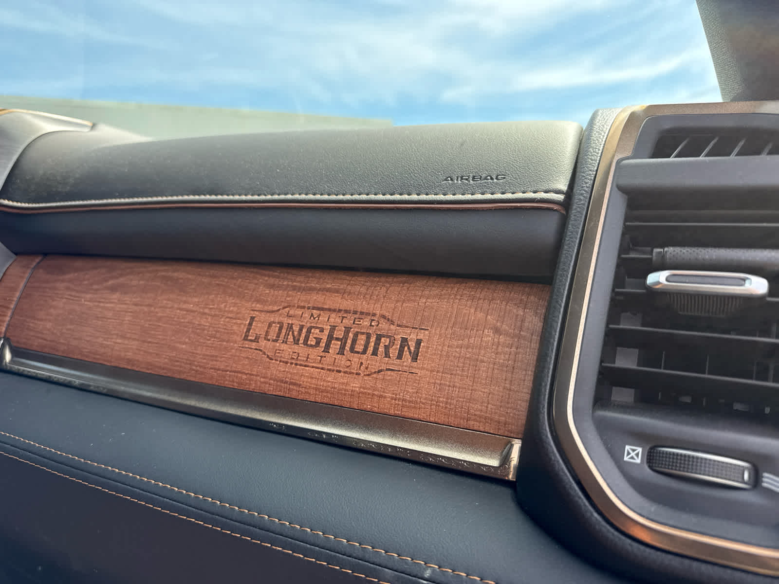 2024 RAM 3500 Limited Longhorn Mega Cab 4x4 6'4' Box