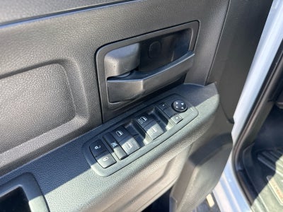 2020 RAM 1500 Classic Tradesman Crew Cab 4x4 5'7' Box