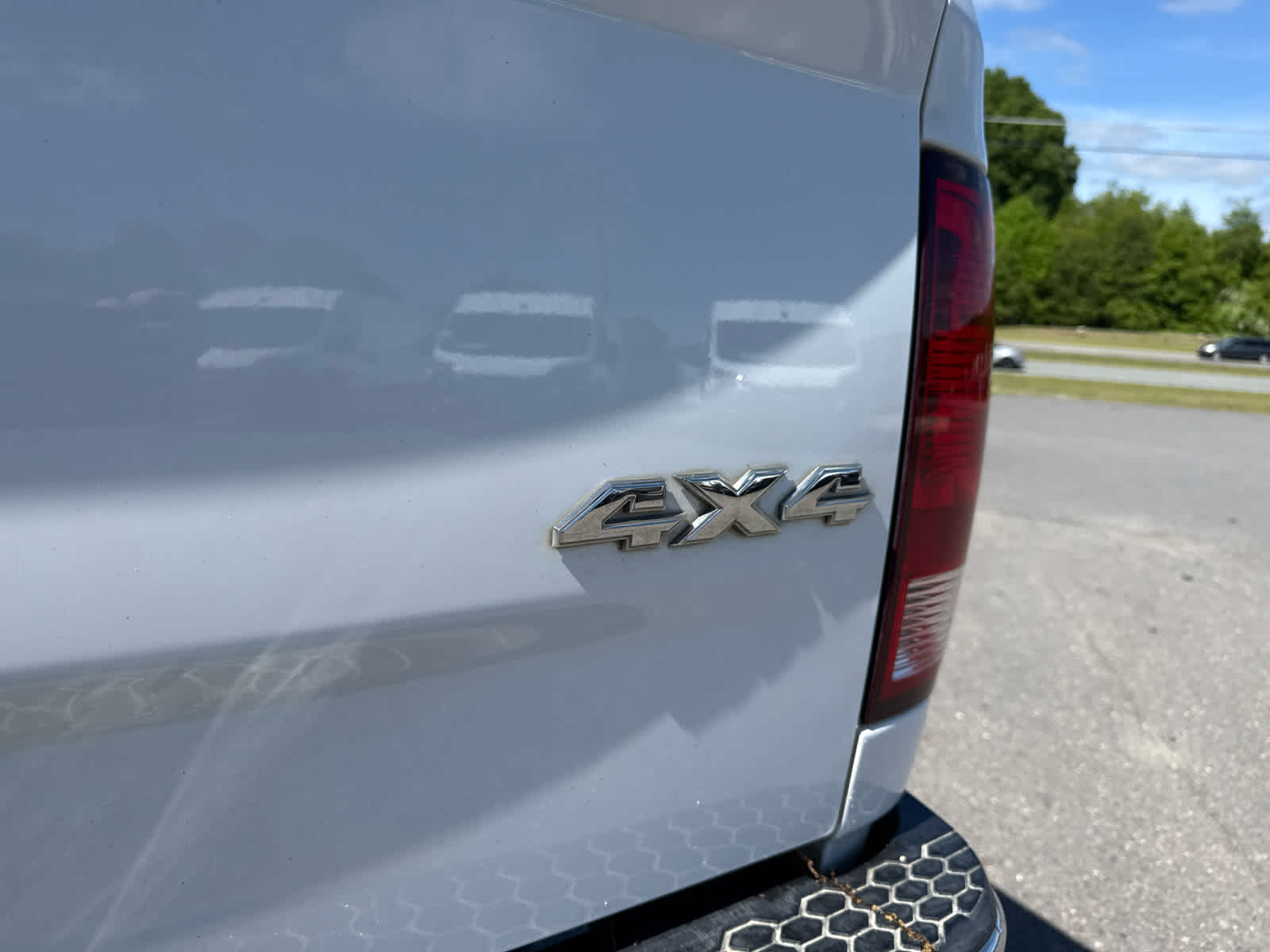 2020 RAM 1500 Classic Tradesman Crew Cab 4x4 5'7' Box