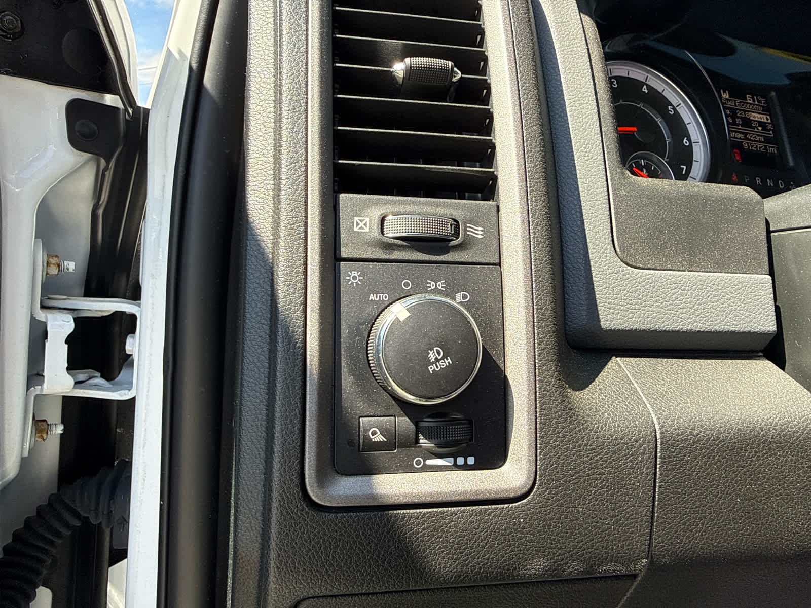 2020 RAM 1500 Classic Tradesman Crew Cab 4x4 5'7' Box