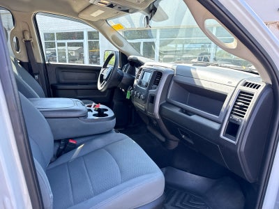 2020 RAM 1500 Classic Tradesman Crew Cab 4x4 5'7' Box