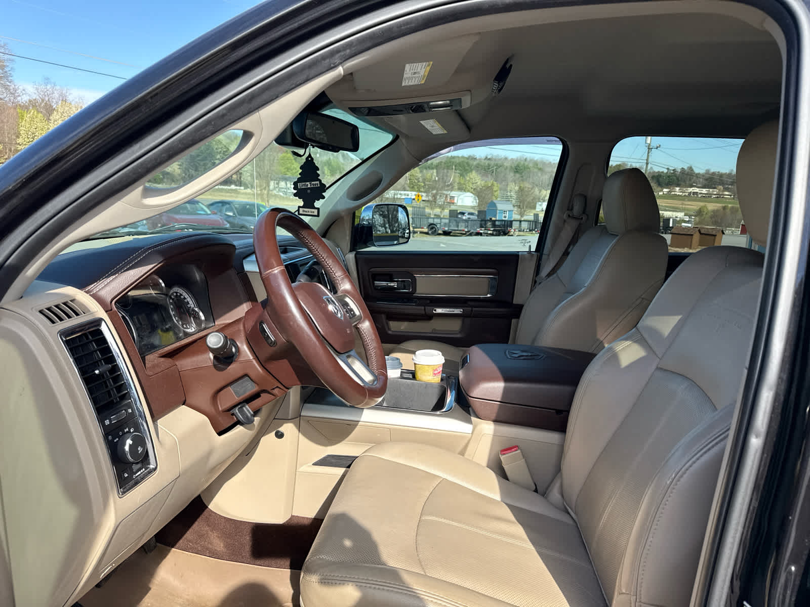 2018 RAM 2500 Laramie Crew Cab 4x4 6'4' Box