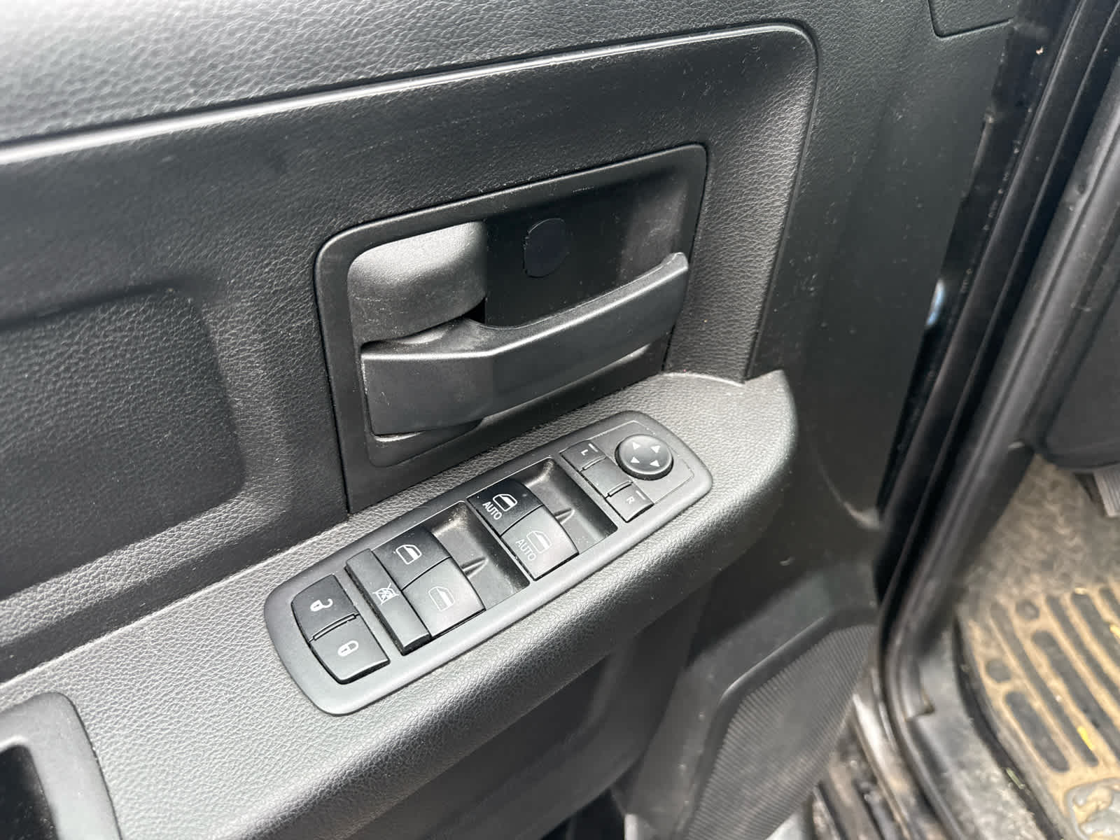 2018 RAM 2500 Tradesman Crew Cab 4x4 8' Box