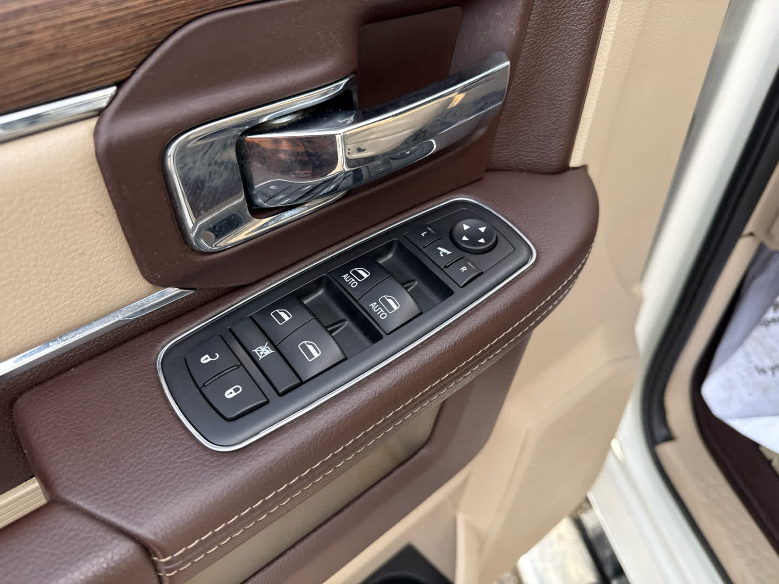 2017 RAM 2500 Laramie Mega Cab 4x4 6'4' Box