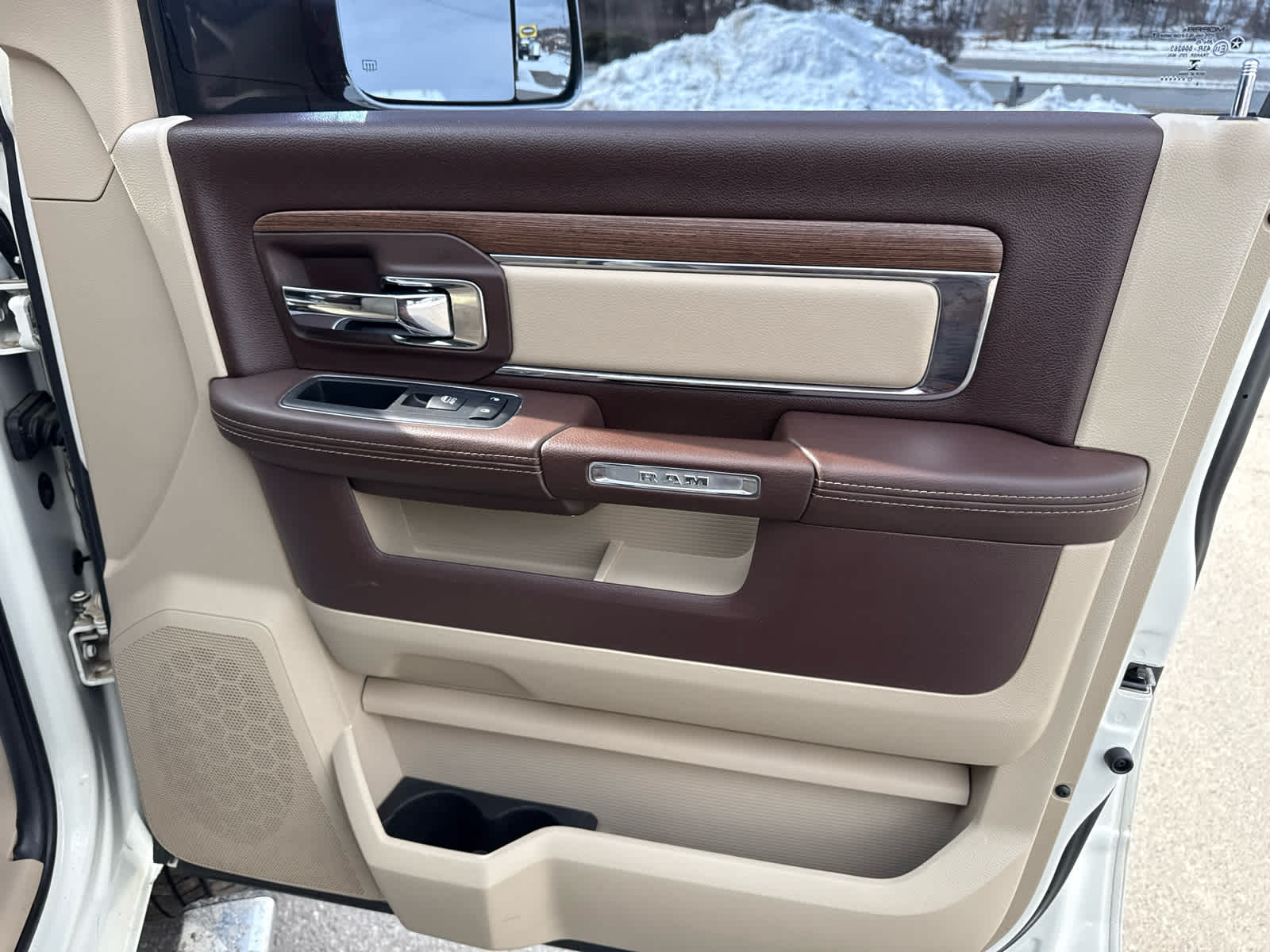 2017 RAM 2500 Laramie Mega Cab 4x4 6'4' Box