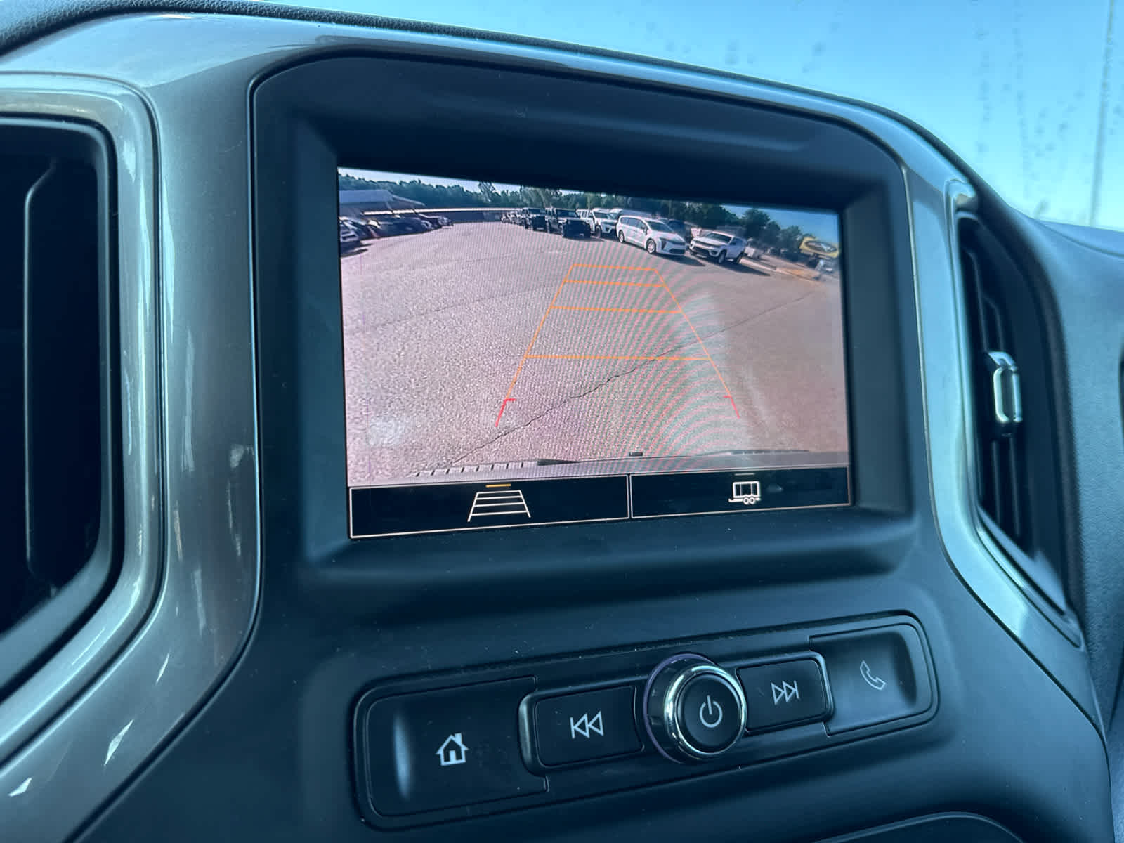 2023 Chevrolet Silverado 1500 4WD Crew Cab Short Bed Custom