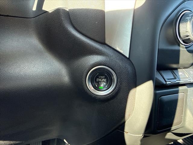 2023 Chevrolet Silverado 1500 4WD Crew Cab Short Bed Custom