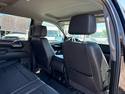 2025 GMC Sierra 1500 2WD Crew Cab Short Box SLT