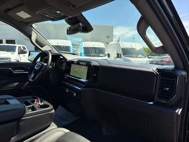 2025 GMC Sierra 1500 2WD Crew Cab Short Box SLT