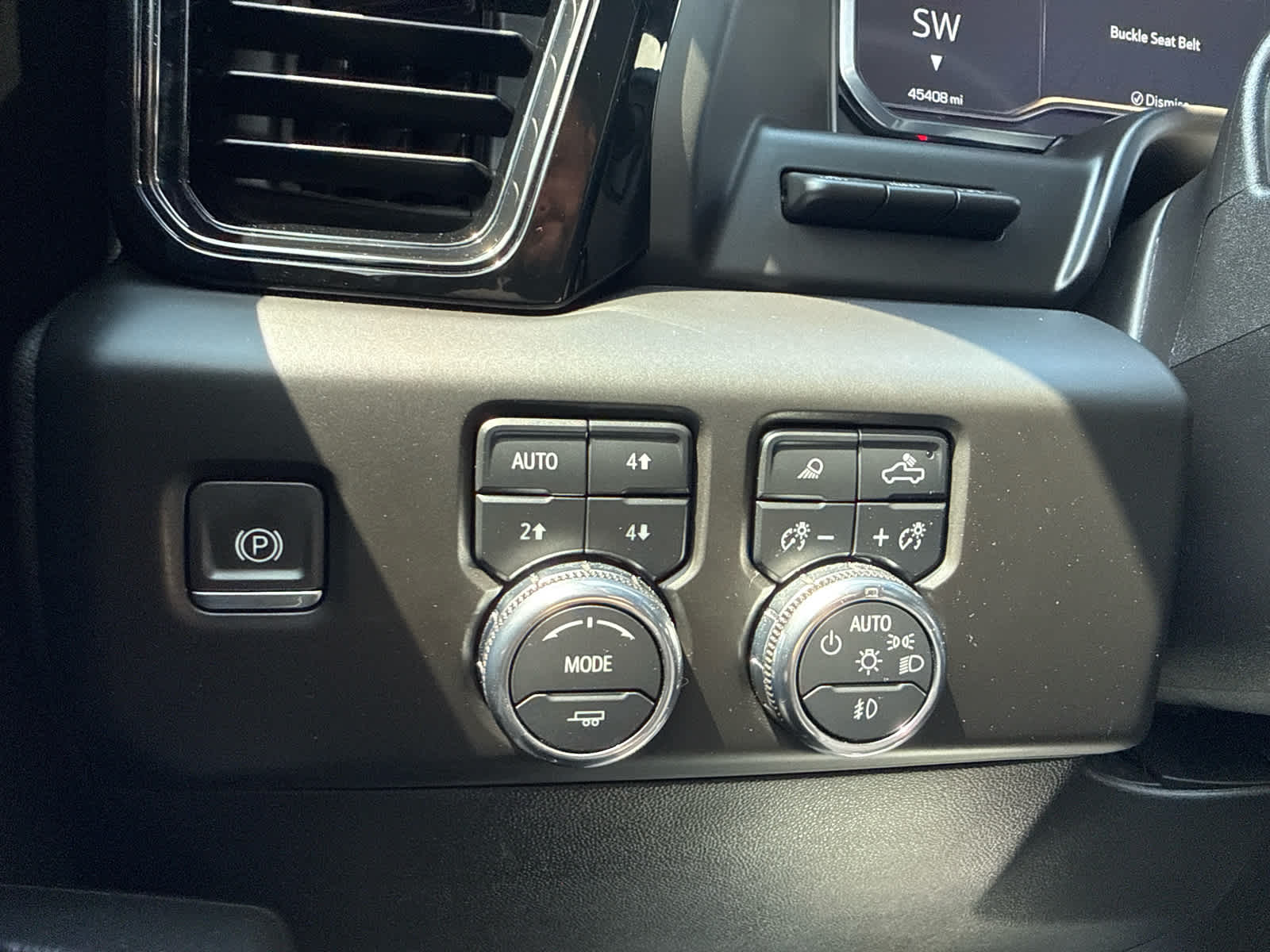 2024 GMC Sierra 1500 4WD Crew Cab Short Box AT4X
